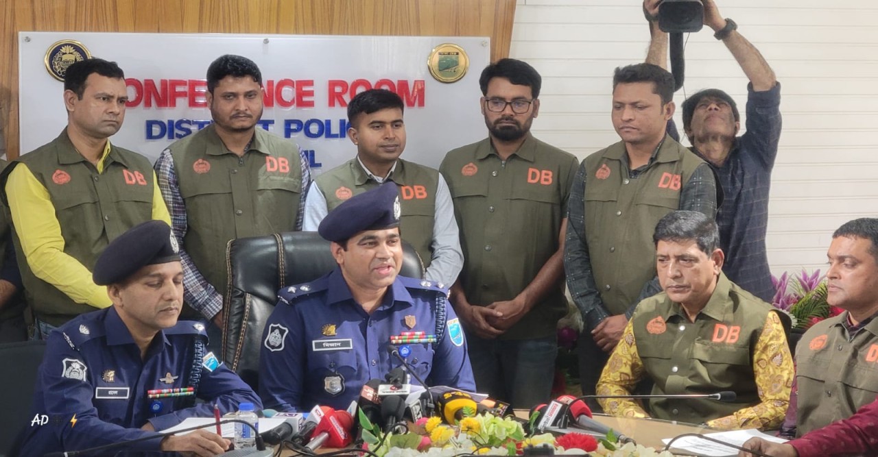 ডাকাত সর্দারসহ একজন গ্রেফতার ও ডাকাতির মালামাল উদ্ধার
