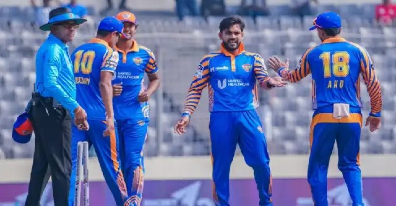 বাঘের মতো খেলে ফাইনালের দৌড়ে টাইগার্স