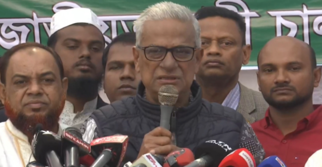 নির্বাচন বিলম্ব হলে ড. ইউনূসের মর্যাদা কলঙ্কিত হতে পারে: ফারুক