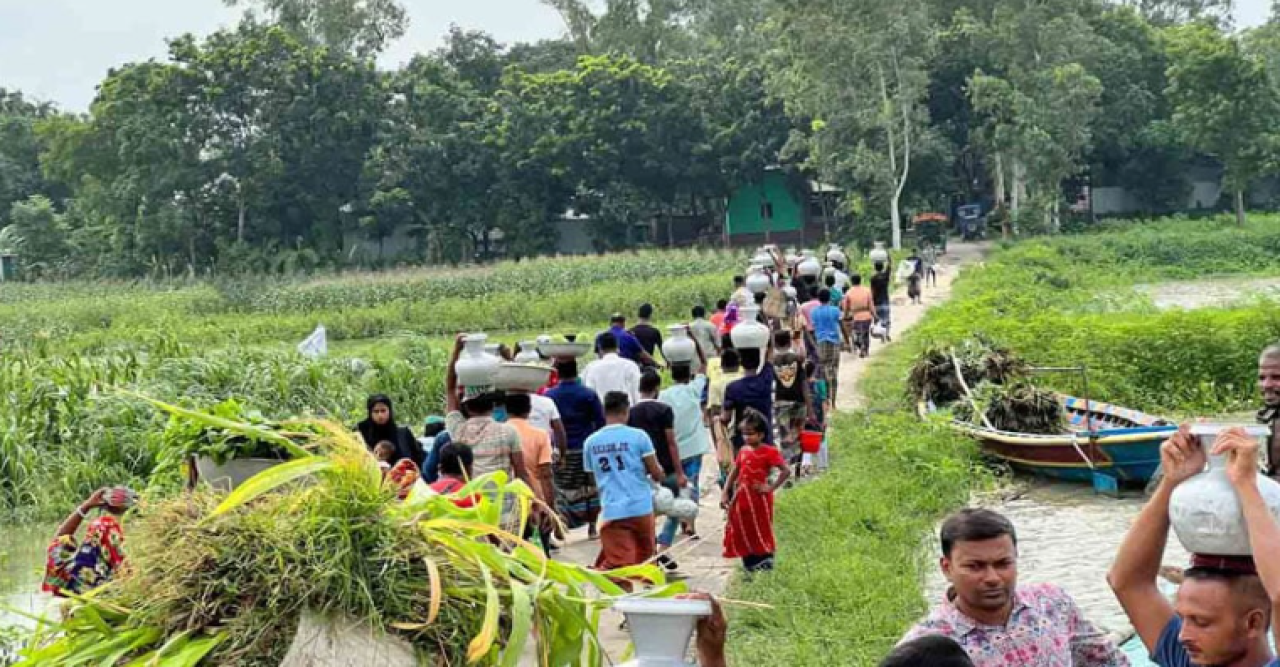মাসে আড়াই কোটি টাকার দুধ বিক্রি