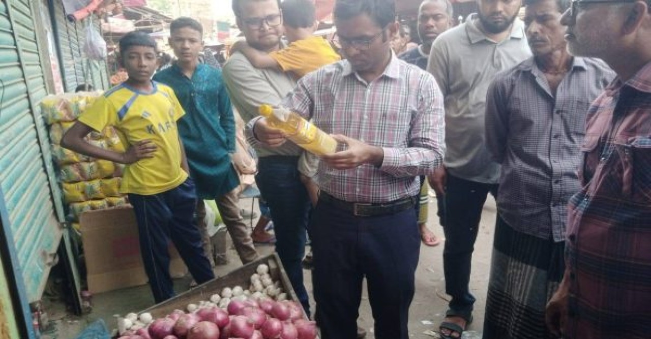 জগন্নাথপুরে মূল্যতালিকা না থাকায় ৩ ব্যবসায়ীকে অর্থদণ্ড প্রদান
