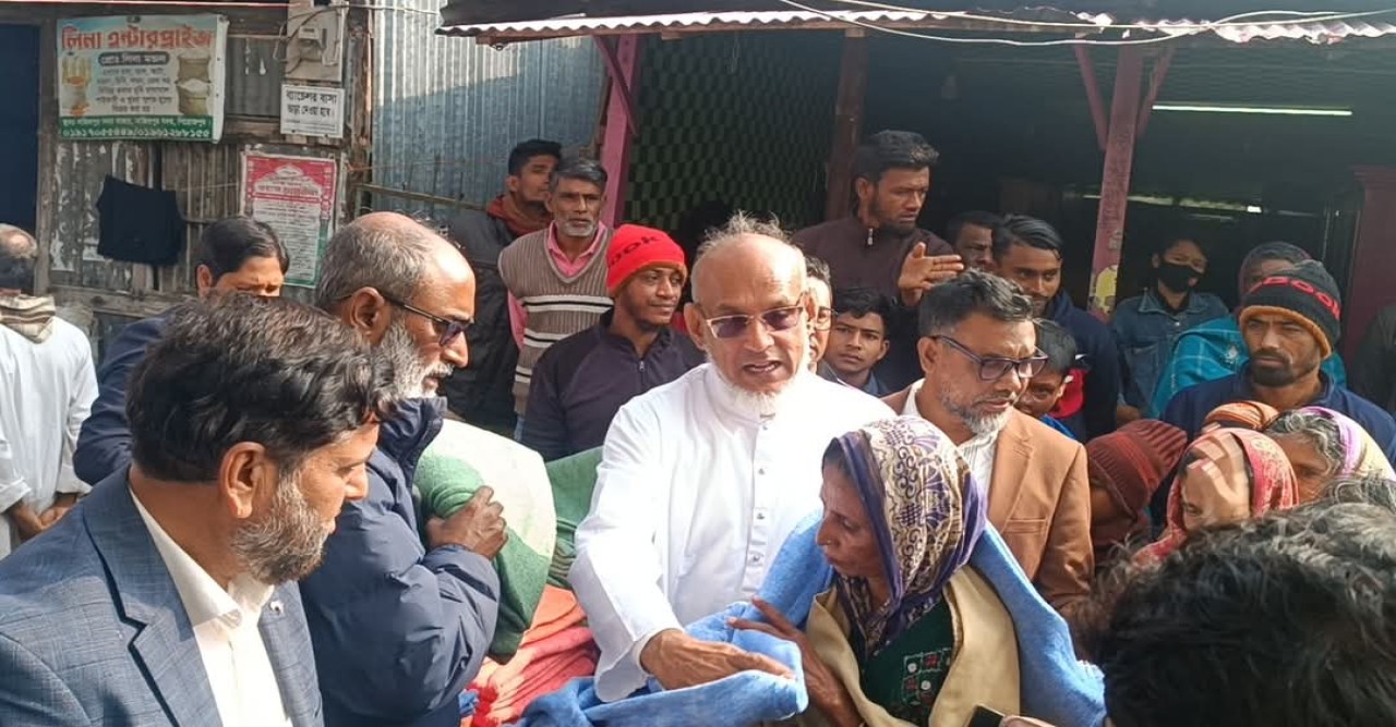 নাজিরপুর উপজেলা  বি এন পি ও অঙ্গ- সহযোগী সংগঠনের উদ্যোগে কম্বল বিতরন