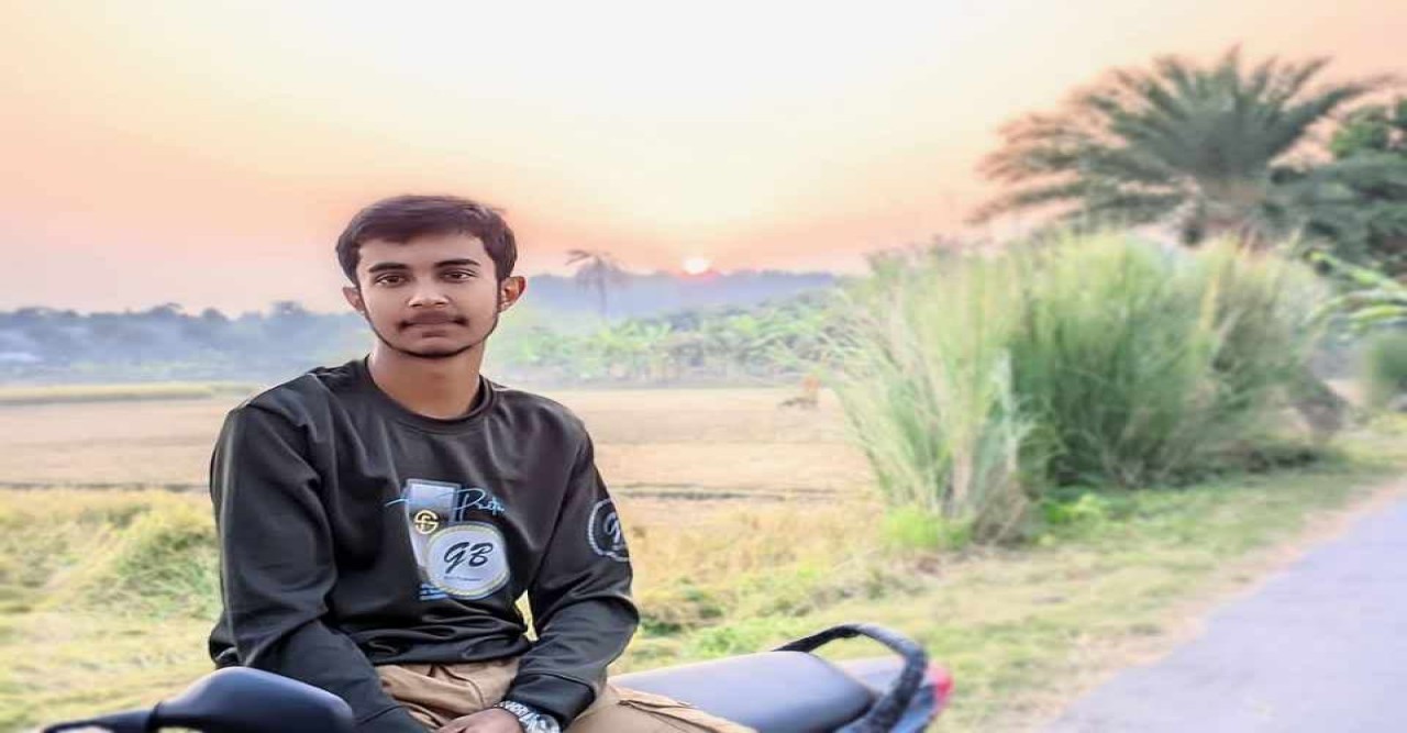 থার্টিফার্স্ট নাইটে পিকনিক করতে গিয়ে ছাদ থেকে পরে প্রাণ গেল স্কুল ছাত্রের