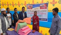 গোবিন্দগঞ্জে স্মল টাউন প্রোগ্রেস ফাউন্ডেশনের শীতবস্ত্র বিতরণ