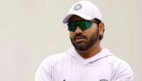 এখনই টেস্ট ক্রিকেটকে বিদায় বলছেন না রোহিত